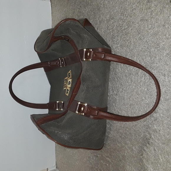 RARE MGM GRAND CAST LAS VEGAS DUFFLE BAG NV - Picture 4 of 7